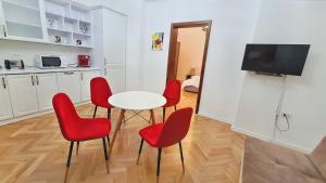 Spacious 5* luxury in historic center free parking