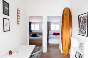 Le rêve en bord docéan, planches de surf inclues!