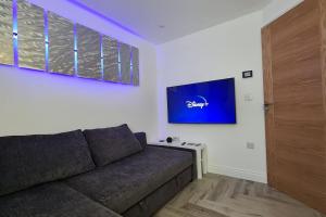 THE ONE- luton 1 bed, free parking