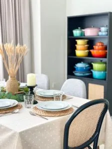 KL COSY CONDO - NEW Stylish home above KL East Mall - Kampong Kuala Sleh