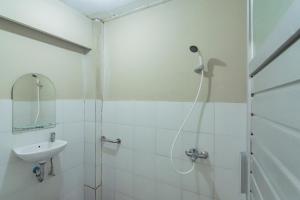 RedDoorz near Farm House 4