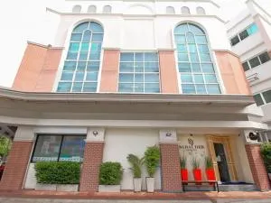 Sabai Dee Minitel - Pom Prap