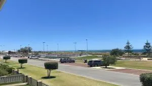 Bay Dreamer - Leeman