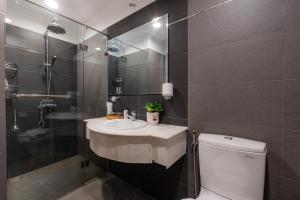 Căn Hộ 3 Phòng Ngủ (Three-Bedroom Apartment)