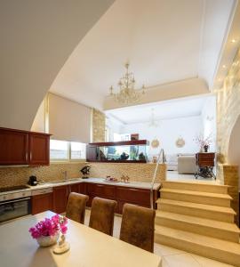 Suite Home Santorini