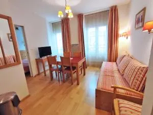 Oo, T2, centre Luchon, wifi, casier à skis, ascenseur, 4 personnes - Saint-Aventin