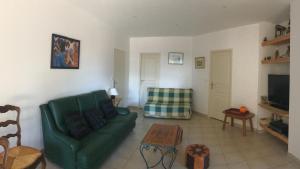 Appartements COMME une petite MAISON a 3,5 kms d'Avignon : Appartement 1 Chambre