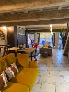 Appartements Le Loft DUPLEX, 2 Terrasses, au coeur du village : photos des chambres