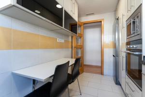 Spacious 2bed family apartment in Puerto Marina