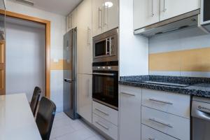 Spacious 2bed family apartment in Puerto Marina