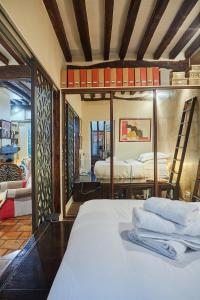 Apartment in heart of Marais by Studio prestige