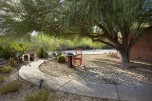 Cactus Cove Bed and Breakfast Inn