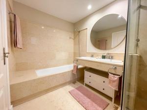 Luxurious 2 bedroom apartment with Spa facilities