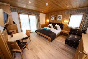 TALHEIMER Grias di & Hoamat since 1958 inklusive Therme TAUERN SPA & Jokercard