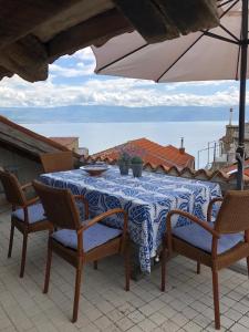 Complete house with Sea View in the center Vrbnik on island KRK