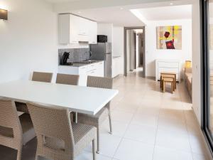 Apartment MB6 Loggia by Interhome