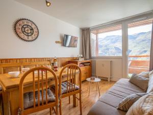 Apartment Les Lauzes D12 by Interhome