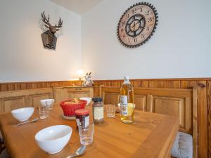 Apartment Les Lauzes D12 by Interhome