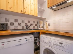 Apartment Les Lauzes D12 by Interhome