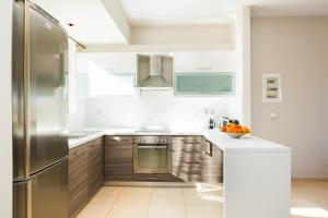 Gabriel apartment with a shared pool close to the beach