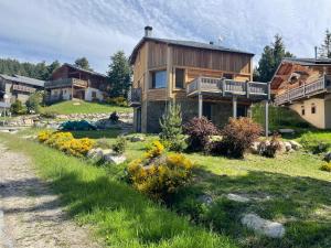 Chalets Les Silenes pyrenes 2000 Meuble touristique 4 Etoiles : photos des chambres