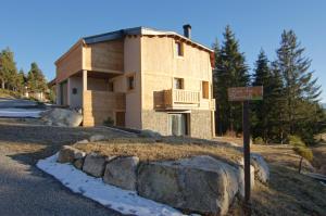 Chalets Les Silenes pyrenes 2000 Meuble touristique 4 Etoiles : photos des chambres