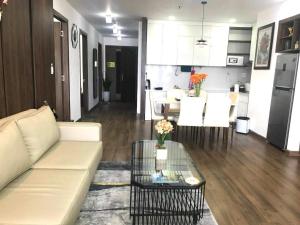 Căn Hộ 3 Phòng Ngủ (Three-Bedroom Apartment)