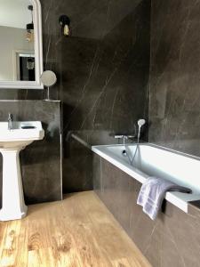 B&B / Chambres d'hotes La Maison Gervaiserie & Spa : photos des chambres