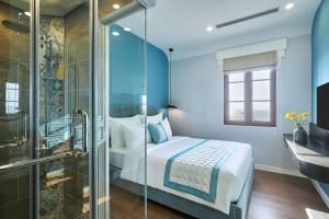 Times Corner Sorrento Hotel - Complimentary Sunset Town Tour 4pm to 5pm everyday