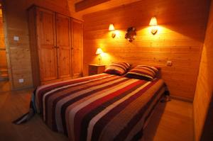 Chalets Les Silenes pyrenes 2000 Meuble touristique 4 Etoiles : photos des chambres