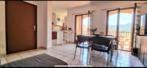 Appartements APPART f3 ,CLIM, PROCHE PLAGE : photos des chambres