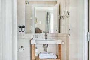 Suite room in Rederiet Hotel