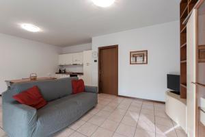 Sunflower Apartment - trilocale con piscina, terrazza e wifi