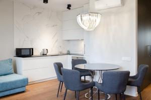 09-102 in RC New York Concept House, 74 Antonovycha Street,Petrovdom Apartments