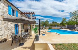 Awesome Home In Mihelici With Wifi