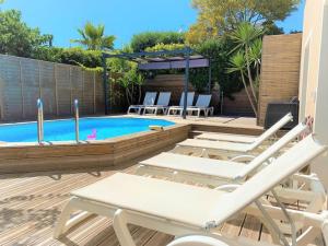 Villas Maison avec piscine et parking a 1,3km des plages : photos des chambres