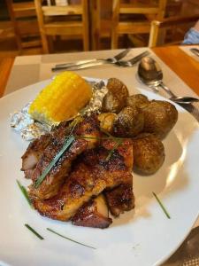 Gatun Lake Lodge Hotel