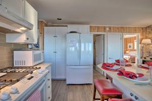 Exquisite Oceanside House with Pacific Views and Deck!