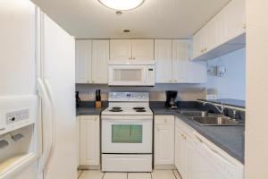 Ocean Breeze West 805