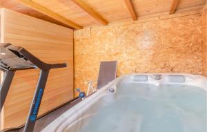 Awesome Home In Ledenice With Jacuzzi, Wifi And Sauna