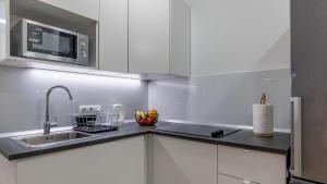 BRAND NEW Apartment in City Center, big terrace 