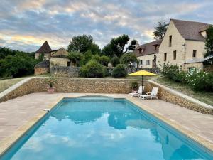 Maisons de vacances Charming 19th Century Farmhouse with Pool : photos des chambres