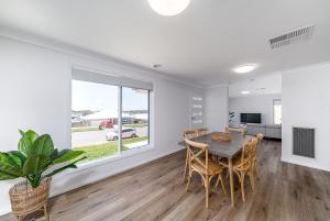 Modern Escape in Quiet Neighbourhood
