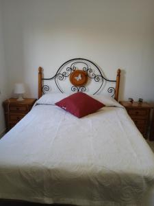 adosado cerca del mar