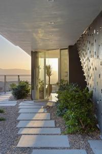 The Dream House Modern Estate Perched Above Palm Desert