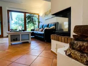 Behagliches Haus mit Kamin und romantischem Garten - Eppertshausen