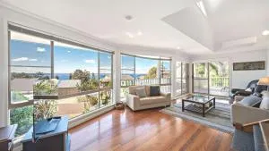 Beautiful View Corlette - Corlette