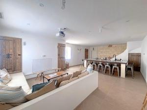 Maisons de vacances Maison Saintes-Maries-de-la-Mer, 5 pieces, 9 personnes - FR-1-475-95 : photos des chambres