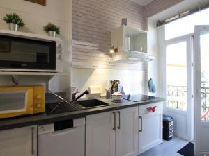 Appartements Appartement T2 bis, balcon, 100m des thermes et commerces, WiFi, 4 pers, La Bourboule - FR-1-608-238 : photos des chambres