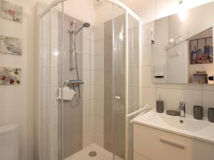 Appartements Appartement T2 bis, balcon, 100m des thermes et commerces, WiFi, 4 pers, La Bourboule - FR-1-608-238 : photos des chambres